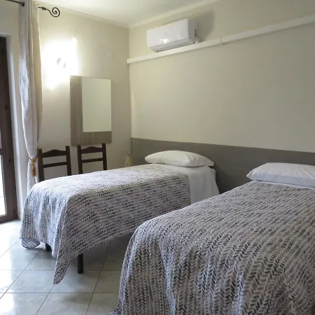 ゲストハウス La Gemma Rossa Martiniana Po