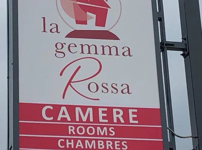 ゲストハウス La Gemma Rossa Martiniana Po